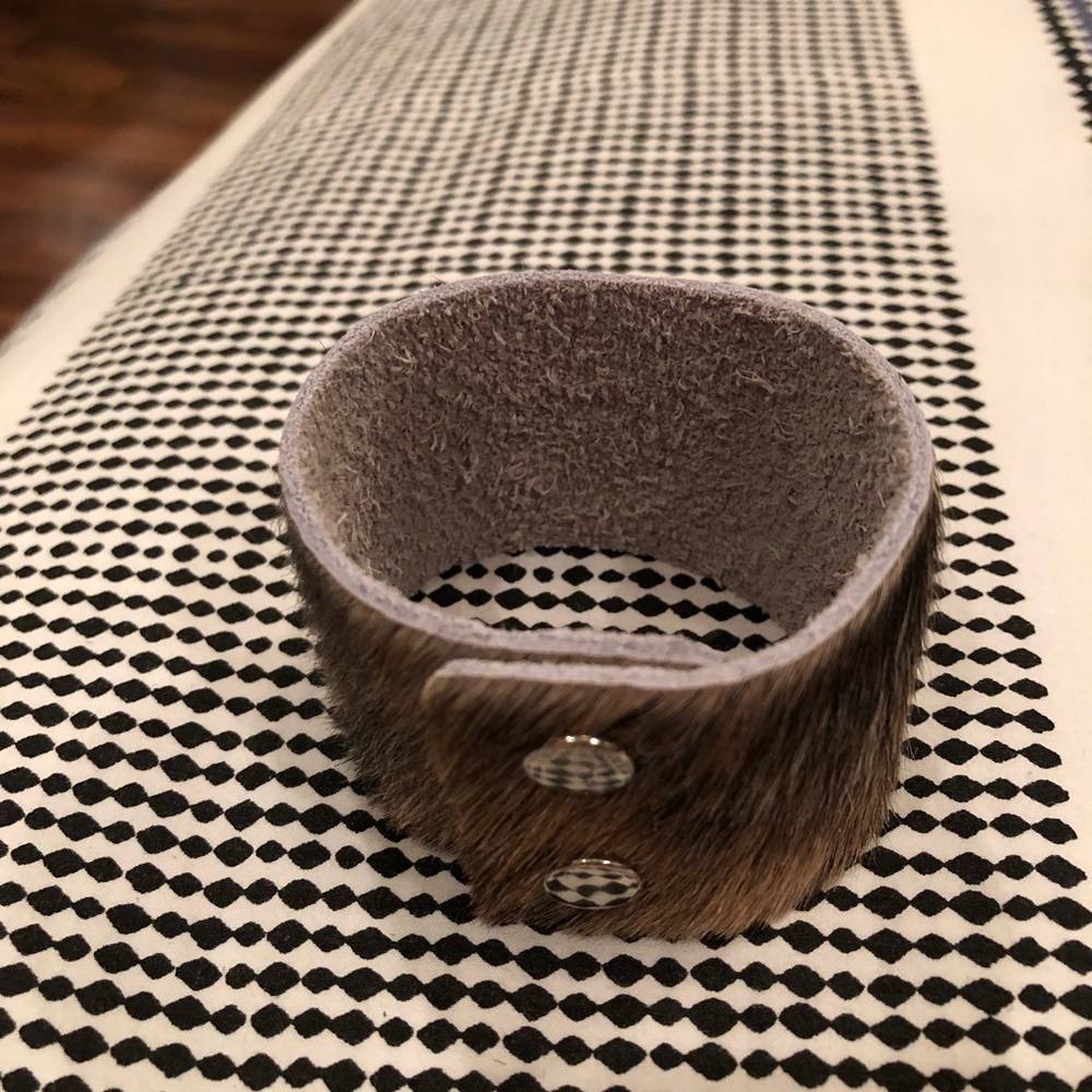 Made 🇺🇸 Cowhide Cuff Bracelet - Picture 3 of 6